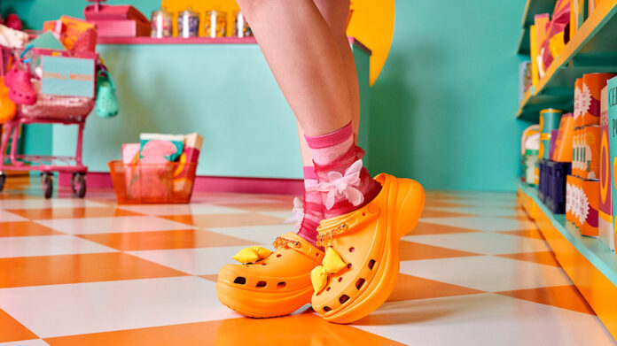 Crocs-Classic-Bae-Clog